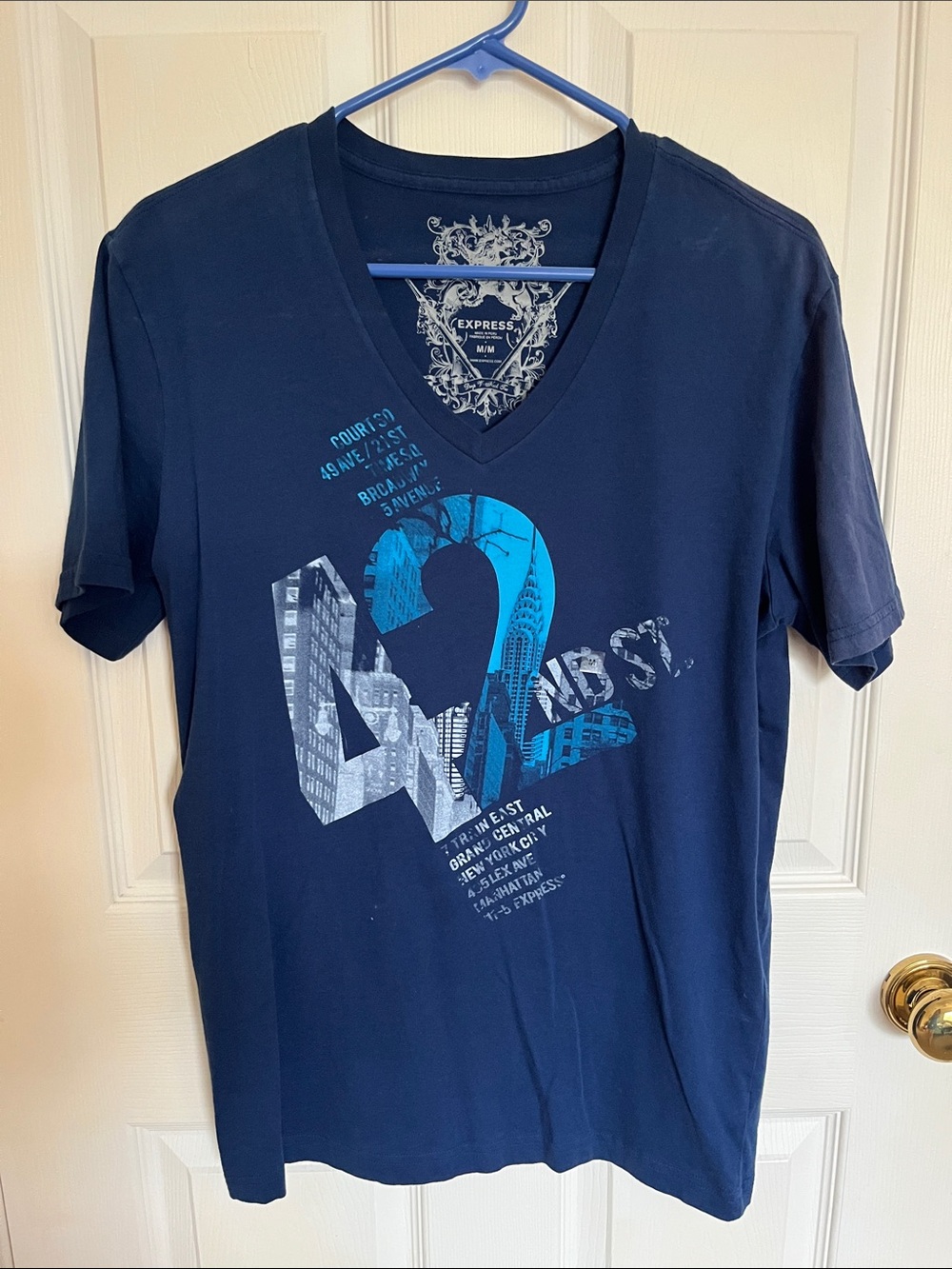 Express Men’s Navy V-Neck Graphic Tee with Blue Accent